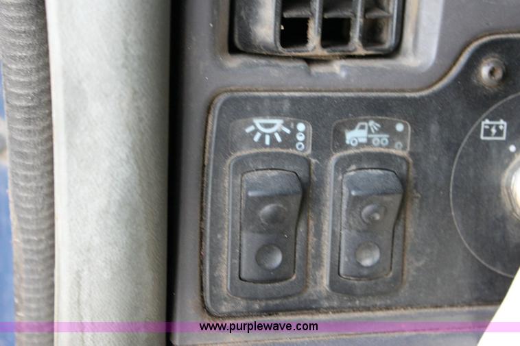 image for item 6279 1998 Kenworth T2000 semi truck