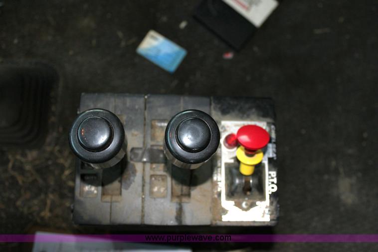 image for item 6279 1998 Kenworth T2000 semi truck