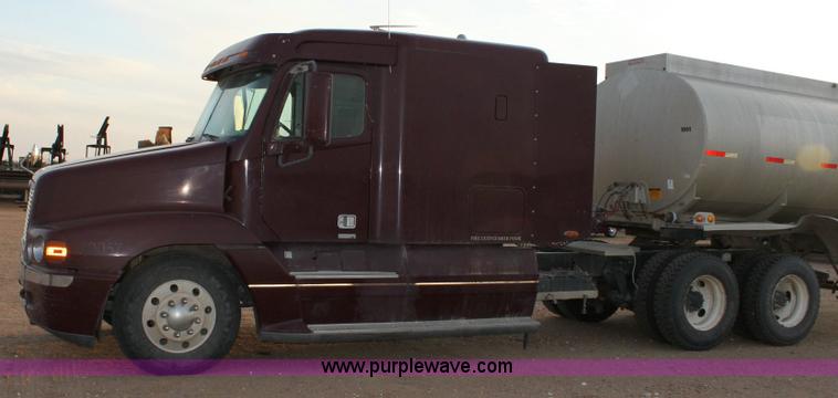 image for item 6280 2000 Freightliner Century Class semi truck