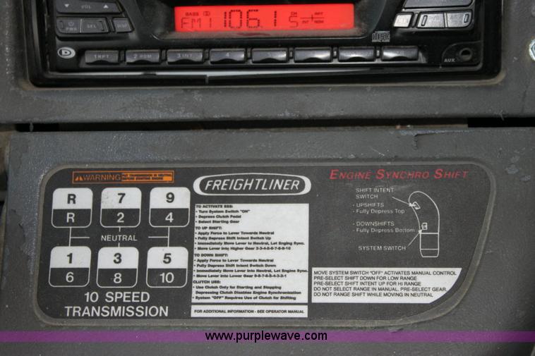 image for item 6280 2000 Freightliner Century Class semi truck