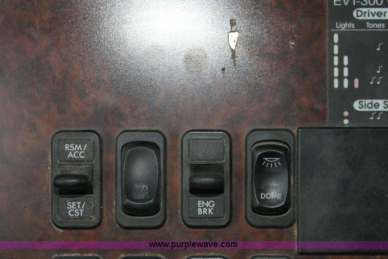 image for item 6280 2000 Freightliner Century Class semi truck