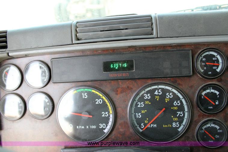 image for item 6280 2000 Freightliner Century Class semi truck