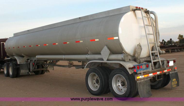 image for item 6281 1980 Fruehaf TAG-F2-ESF-9200 tanker trailer