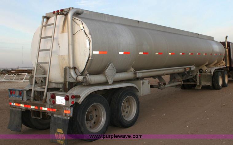 image for item 6281 1980 Fruehaf TAG-F2-ESF-9200 tanker trailer