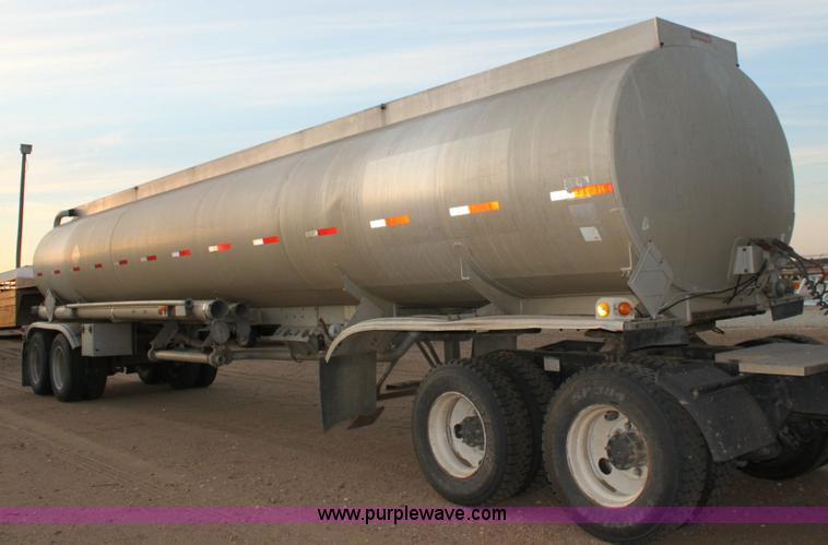 image for item 6281 1980 Fruehaf TAG-F2-ESF-9200 tanker trailer