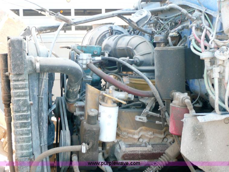 image for item 6282 1987 Ford L8000 feed truck