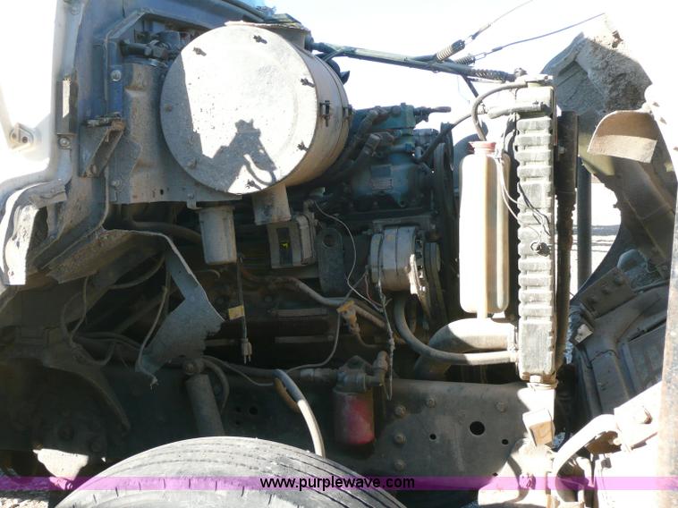 image for item 6282 1987 Ford L8000 feed truck