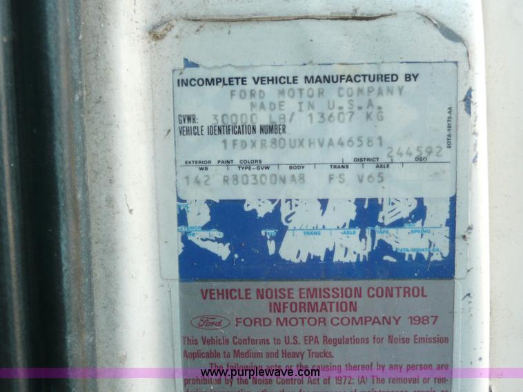 image for item 6282 1987 Ford L8000 feed truck