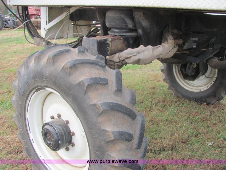 image for item 6646 Willmar 745 self propelled applicator