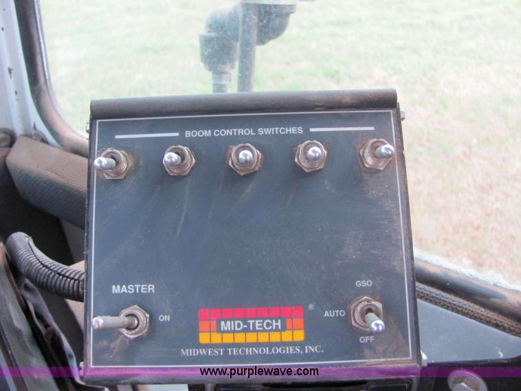 image for item 6646 Willmar 745 self propelled applicator