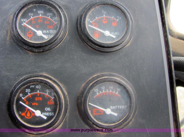 image for item 6646 Willmar 745 self propelled applicator