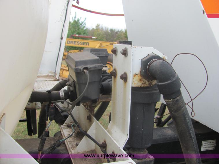 image for item 6646 Willmar 745 self propelled applicator