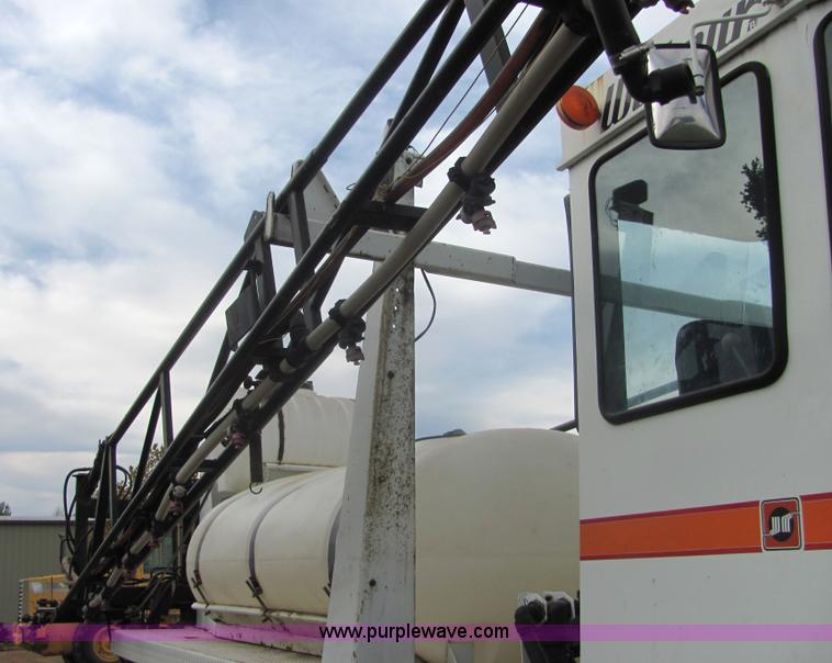 image for item 6646 Willmar 745 self propelled applicator