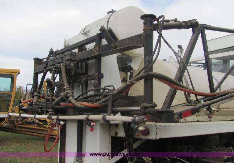 image for item 6646 Willmar 745 self propelled applicator