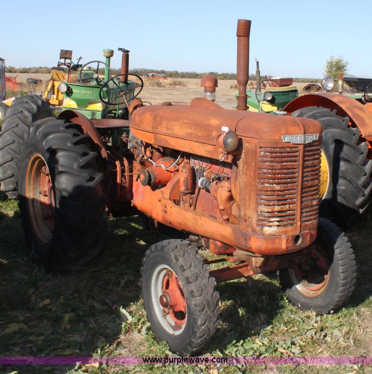 image for item 6680 International W6 tractor