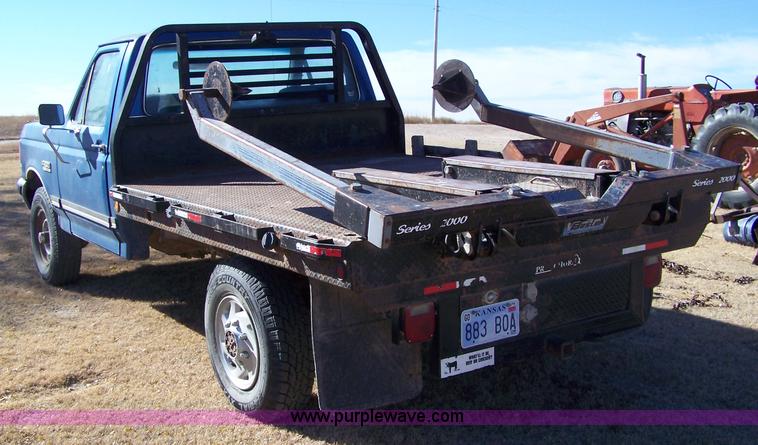 image for item 7314 1988 Ford F250 XLT Lariat pickup truck
