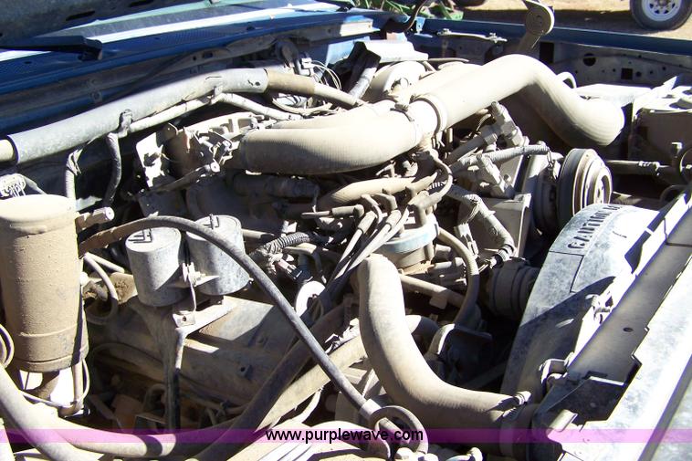 image for item 7314 1988 Ford F250 XLT Lariat pickup truck