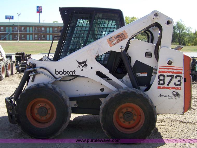 image for item 7458 1999 Bobcat 873 skid steer