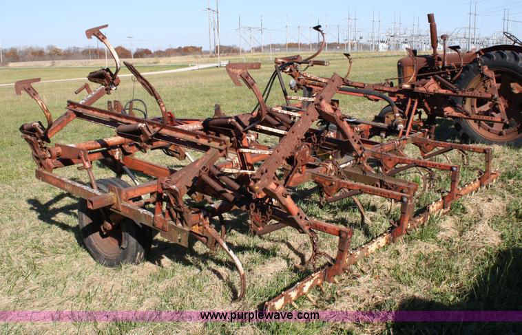 image for item 9686 International 45 field cultivator