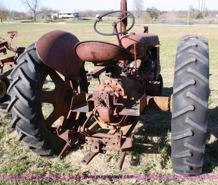 image for item 9687 1947 Case SC tractor