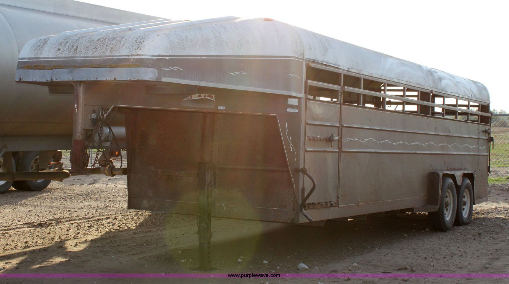 1993 Blair 24' tandemaxle gooseneck livestock trailer in Great Bend