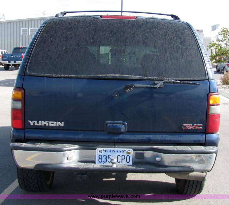 image for item 2237 2001 GMC Yukon