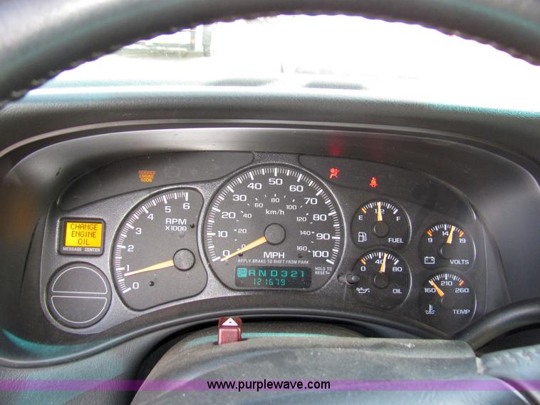 image for item 2237 2001 GMC Yukon