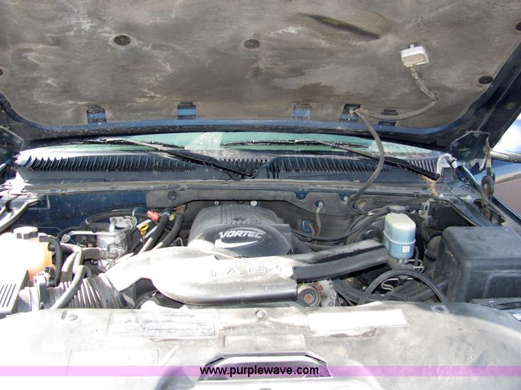 image for item 2237 2001 GMC Yukon