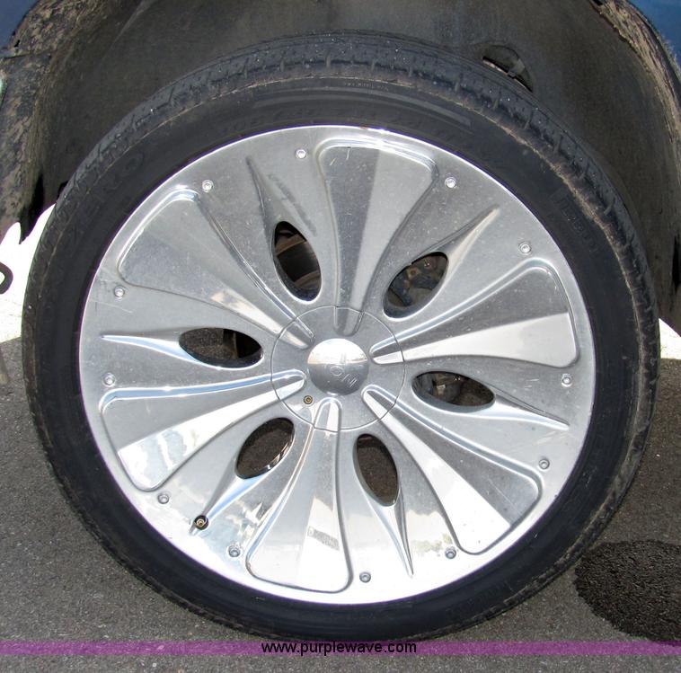 image for item 2237 2001 GMC Yukon