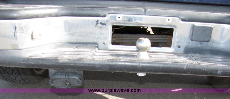 image for item 2237 2001 GMC Yukon