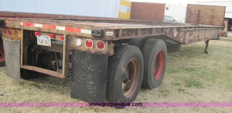 image for item 3150 1977 Fruehauf 42' flat bed trailer