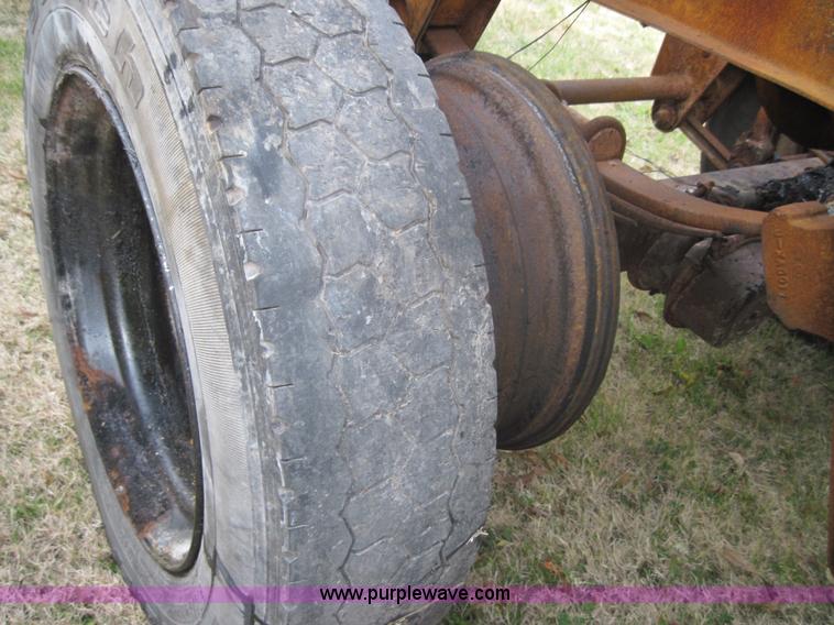 image for item 3150 1977 Fruehauf 42' flat bed trailer