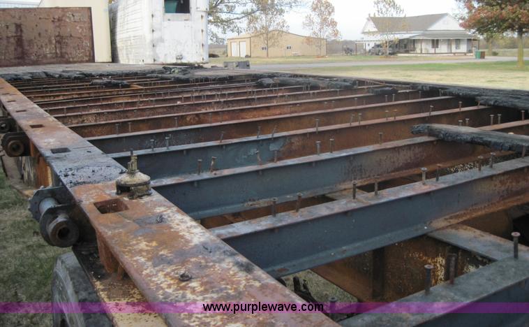 image for item 3150 1977 Fruehauf 42' flat bed trailer