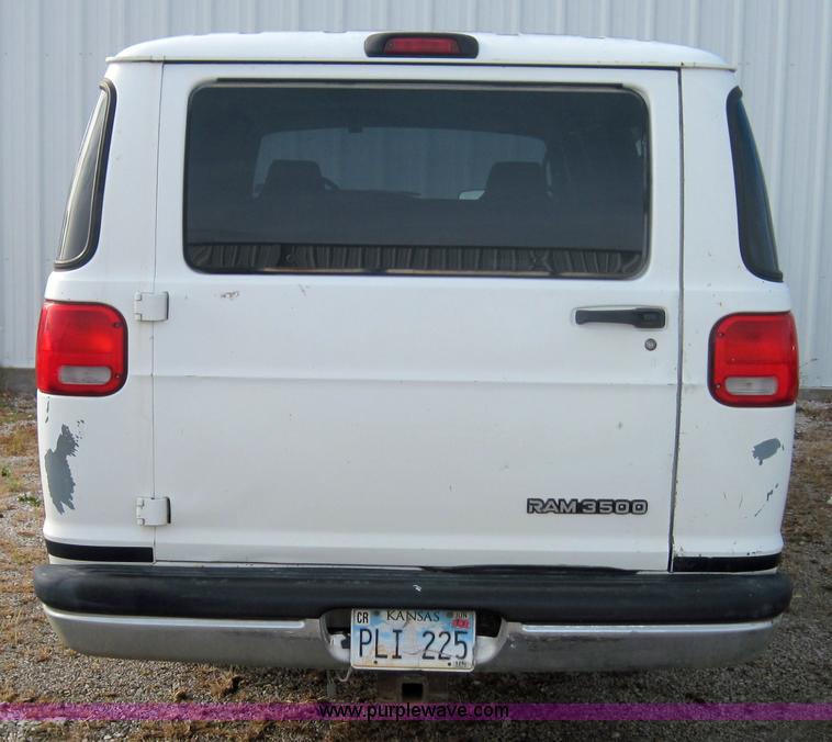 image for item 3159 2001 Dodge Ram Wagon B3500 van