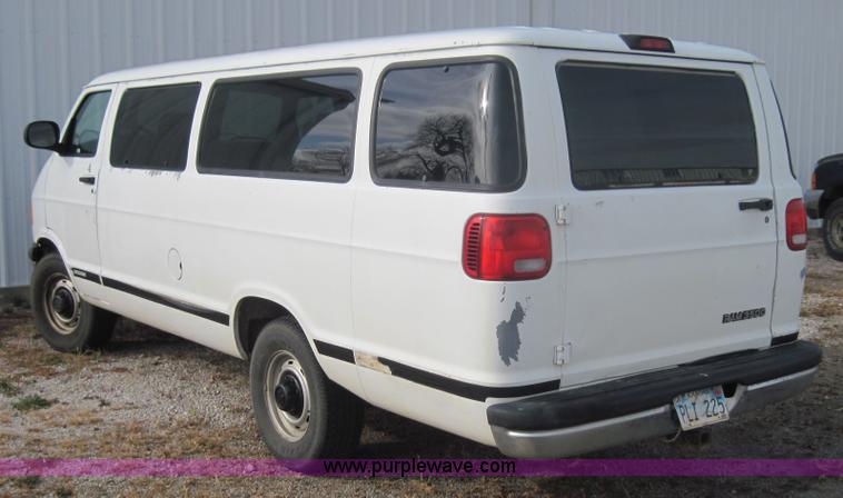 image for item 3159 2001 Dodge Ram Wagon B3500 van