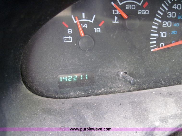 image for item 3159 2001 Dodge Ram Wagon B3500 van