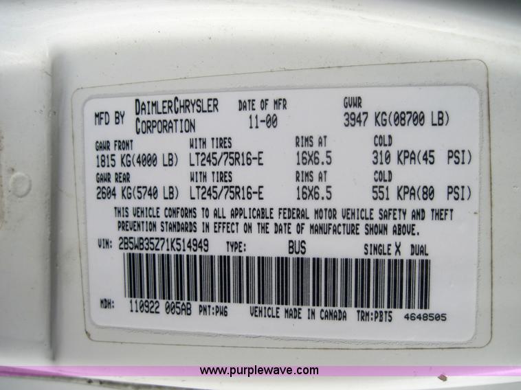 image for item 3159 2001 Dodge Ram Wagon B3500 van