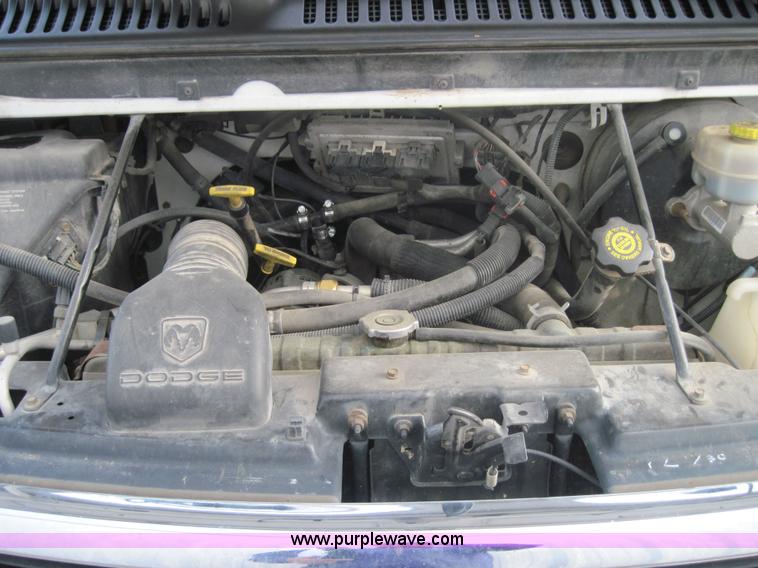 image for item 3159 2001 Dodge Ram Wagon B3500 van