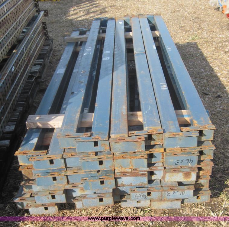 image for item 3162 Pallet racking