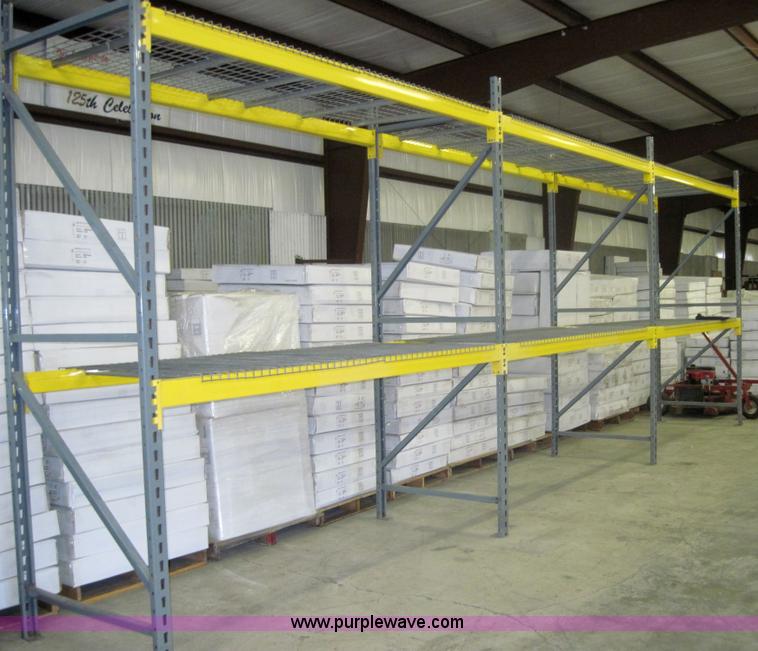 image for item 3169 Pallet racking