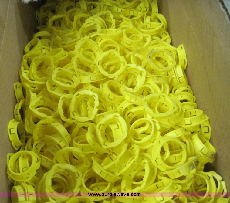 image for item 3170 (462) metal studs