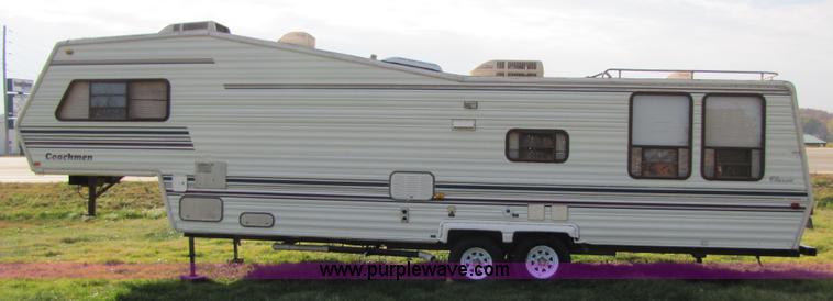 image for item 3547 1987 Coachmen Classic 36' travel camper trailer