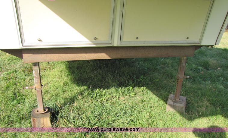 image for item 3547 1987 Coachmen Classic 36' travel camper trailer