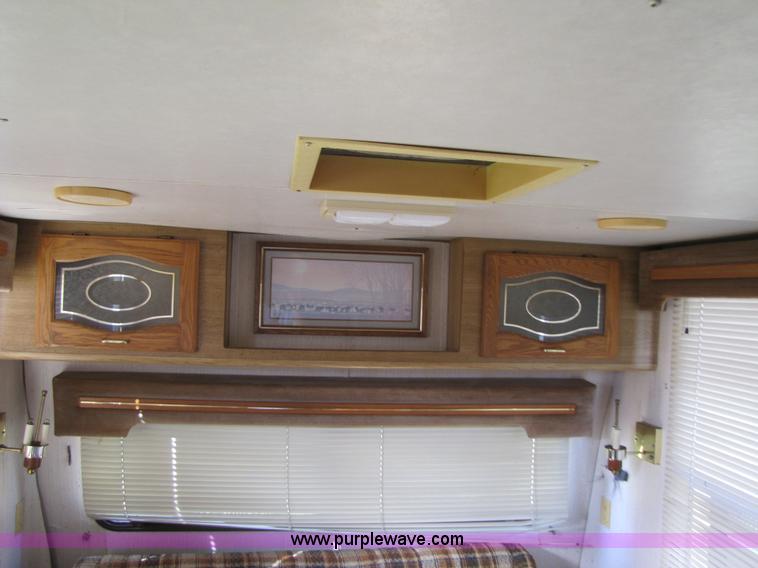 image for item 3547 1987 Coachmen Classic 36' travel camper trailer