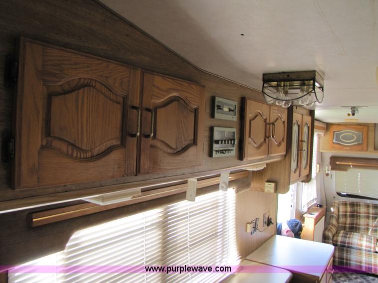 image for item 3547 1987 Coachmen Classic 36' travel camper trailer