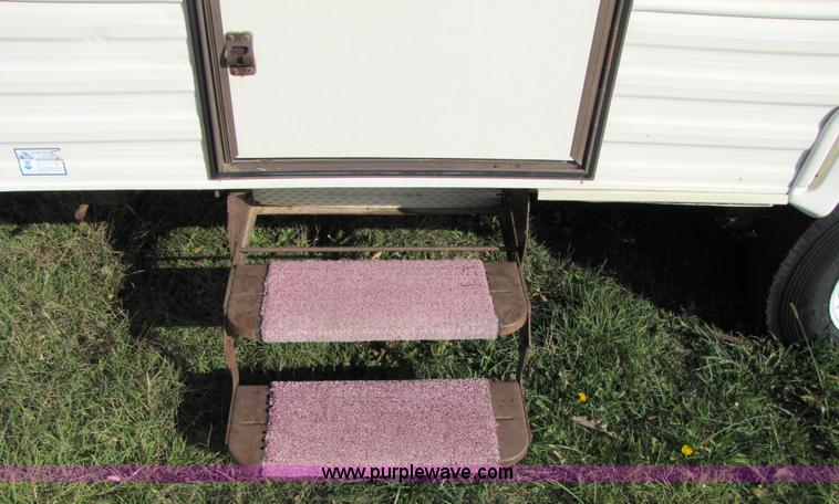 image for item 3547 1987 Coachmen Classic 36' travel camper trailer