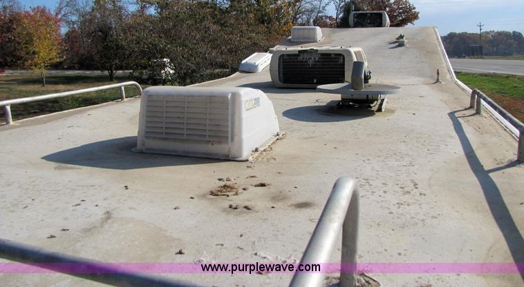 image for item 3547 1987 Coachmen Classic 36' travel camper trailer