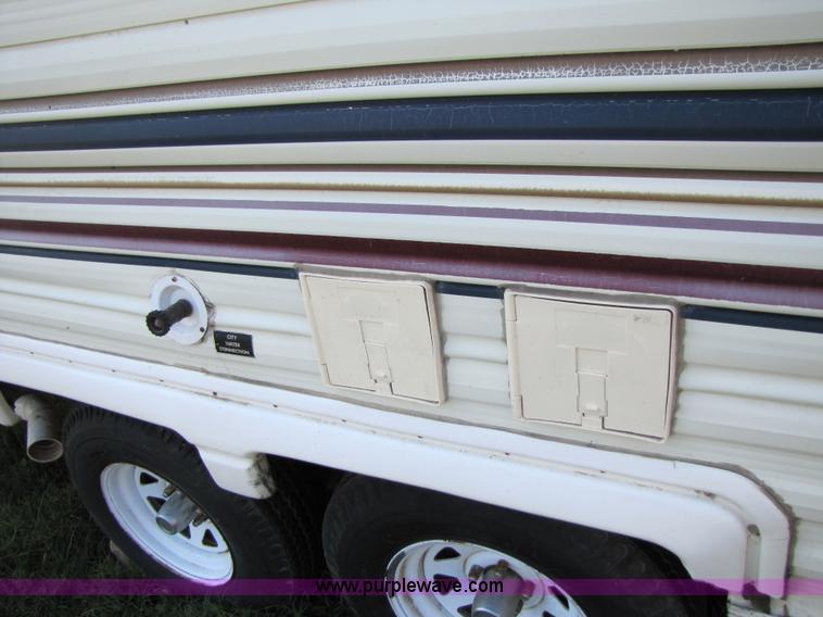 image for item 3547 1987 Coachmen Classic 36' travel camper trailer