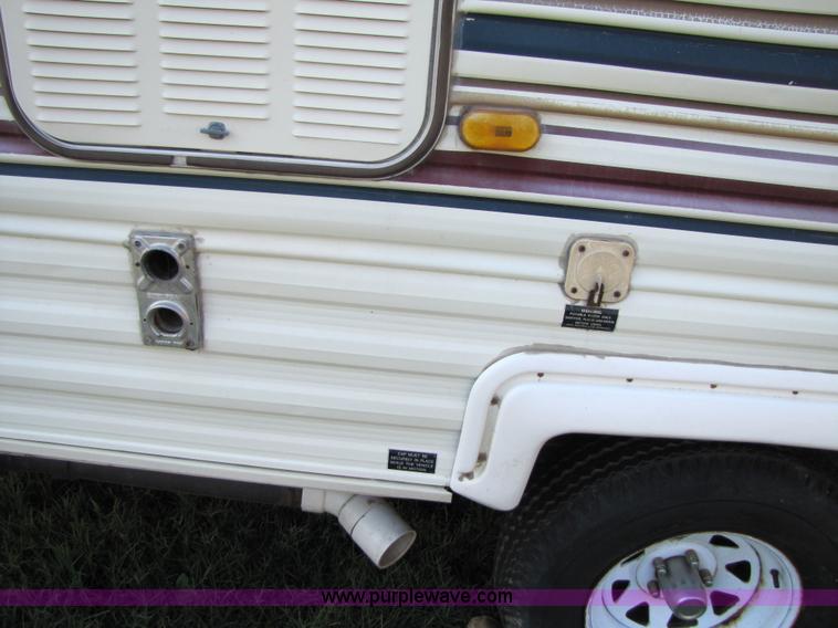 image for item 3547 1987 Coachmen Classic 36' travel camper trailer