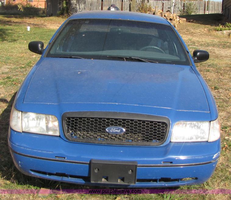 image for item 3548 1999 Ford Crown Victoria Police Interceptor
